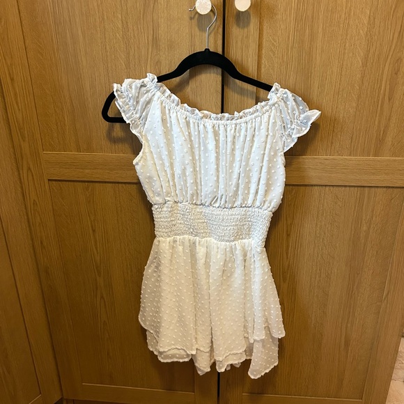 Cider white polka dot romper with ruffle sleeves and elastic waist - Picture 2 of 2